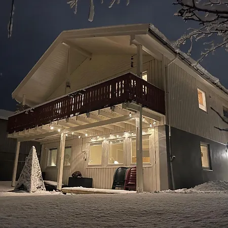 Fredelig Med Utsiktsplass Til Nordlys *